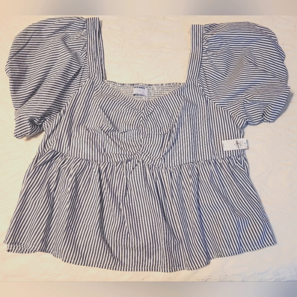 Puffy sleeve blouse